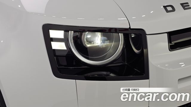 Land Rover Defender 2026 — photo 17