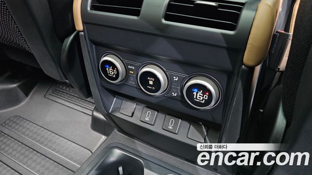 Land Rover Defender 2026 — photo 18