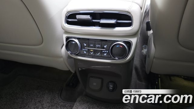 Genesis GV80 2020 — photo 25