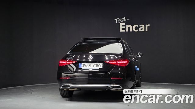 Mercedes-Benz C-Class 2025 — photo 4