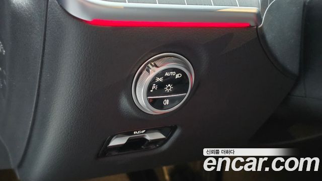 Mercedes-Benz C-Class 2025 — photo 26
