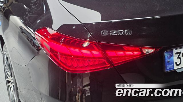 Mercedes-Benz C-Class 2025 — photo 9