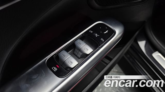 Mercedes-Benz C-Class 2025 — photo 27