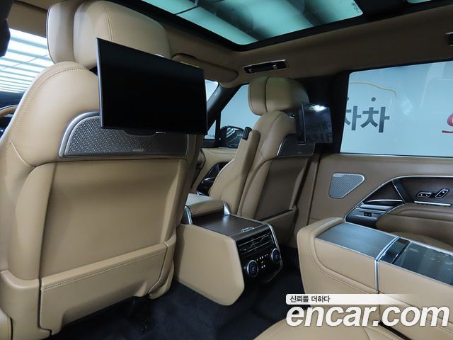 Land Rover Range Rover 2023 — photo 12