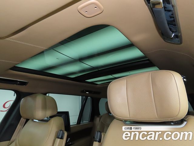 Land Rover Range Rover 2023 — photo 13