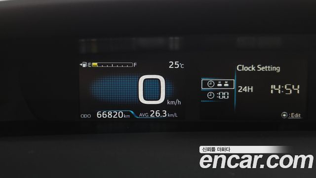 Toyota Prius 2022 — photo 11