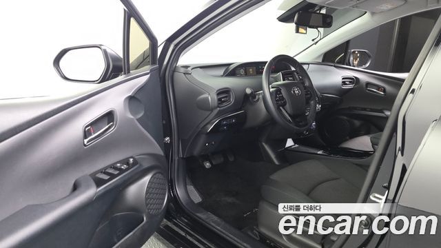 Toyota Prius 2022 — photo 13