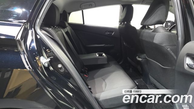 Toyota Prius 2022 — photo 18