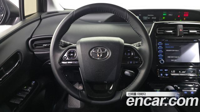 Toyota Prius 2022 — photo 19