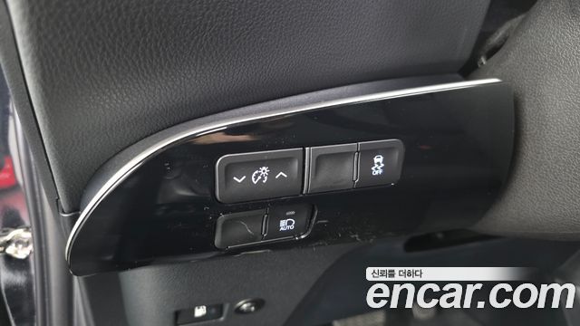 Toyota Prius 2022 — photo 24