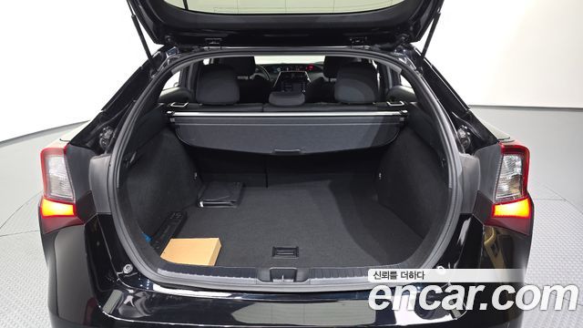 Toyota Prius 2022 — photo 26