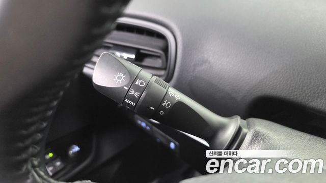 Toyota Prius 2022 — photo 27