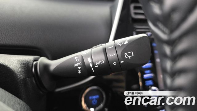 Toyota Prius 2022 — photo 28