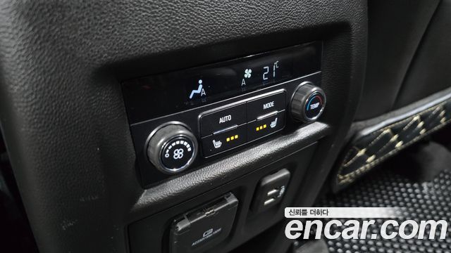 Chevrolet Korea Traverse 2021 — photo 30
