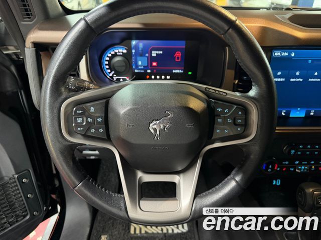 Ford Bronco 2022 — photo 12