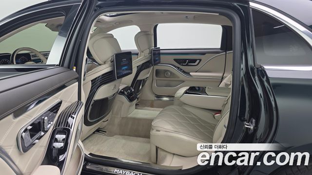 Mercedes-Benz S-Class 2023 — photo 17