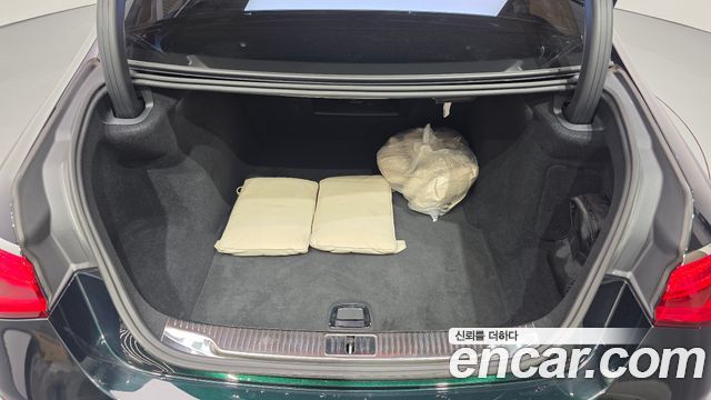 Mercedes-Benz S-Class 2023 — photo 22