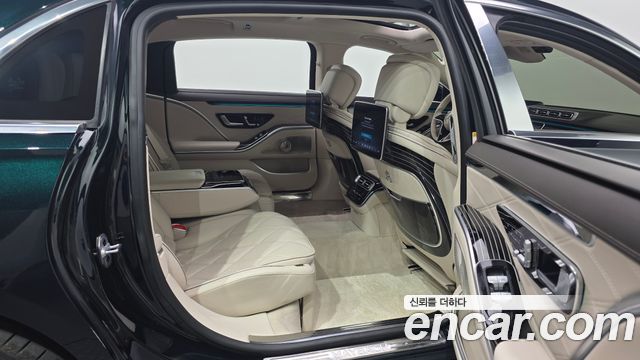 Mercedes-Benz S-Class 2023 — photo 23