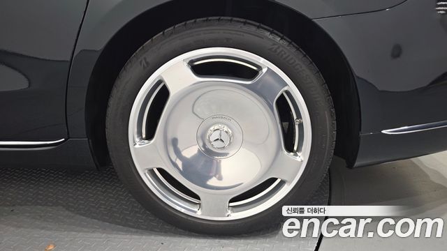 Mercedes-Benz S-Class 2023 — photo 7