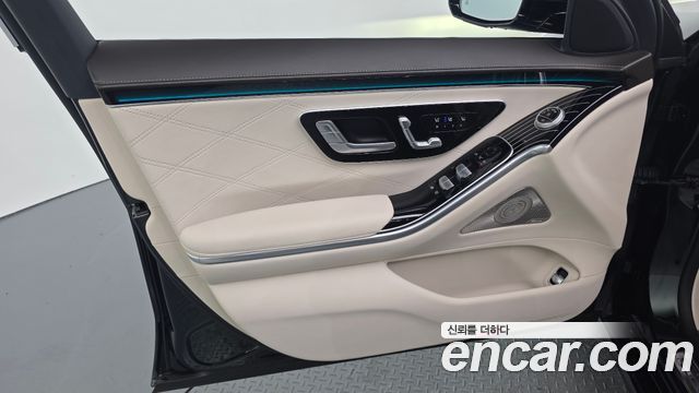 Mercedes-Benz S-Class 2023 — photo 14