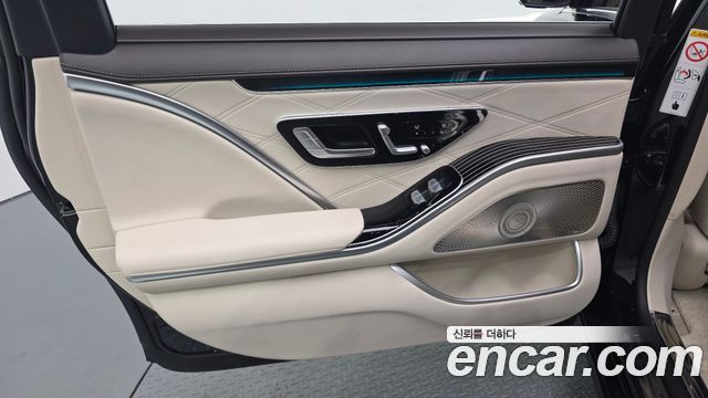 Mercedes-Benz S-Class 2023 — photo 15