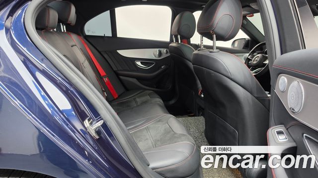 Mercedes-Benz C-Class 2018 — photo 17