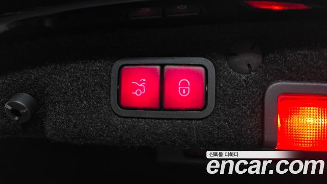 Mercedes-Benz C-Class 2018 — photo 23