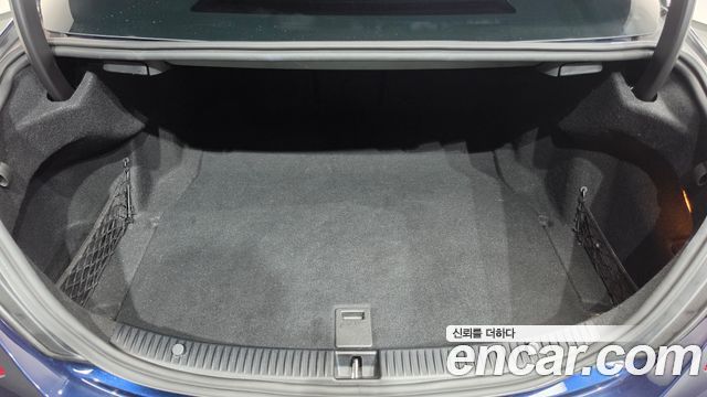 Mercedes-Benz C-Class 2018 — photo 24