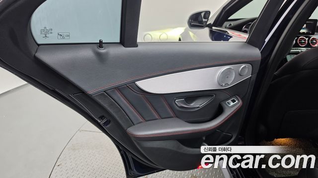 Mercedes-Benz C-Class 2018 — photo 15
