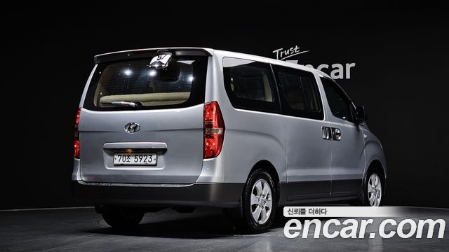 Hyundai Starex 2009 — photo 2