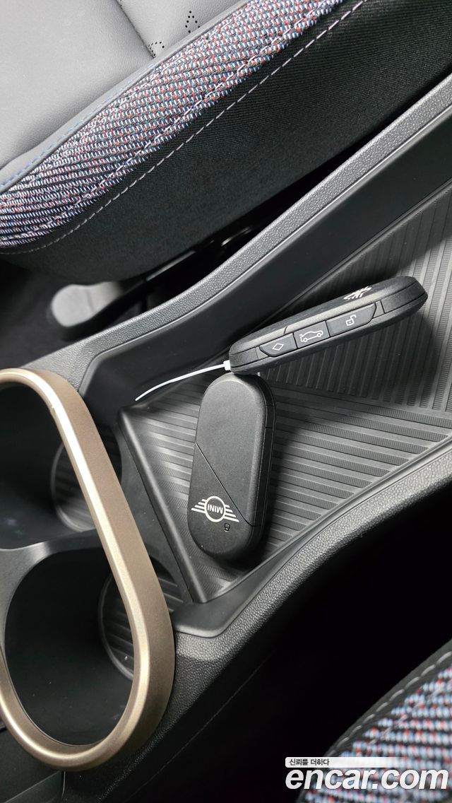 Mini Cooper 2025 — photo 29