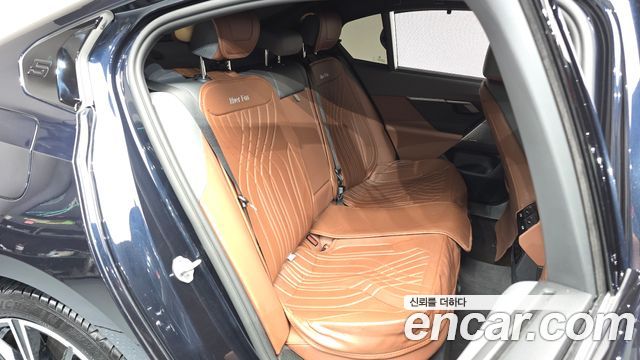 BMW 5-Series 2025 — photo 18