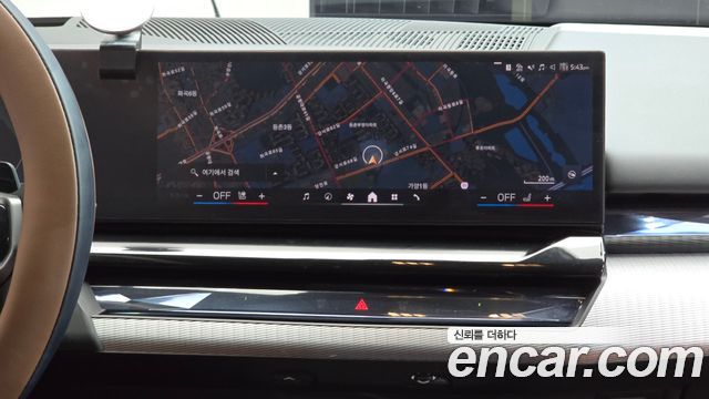 BMW 5-Series 2025 — photo 21