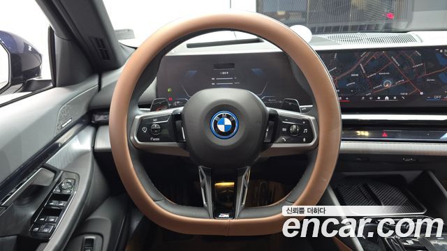 BMW 5-Series 2025 — photo 22