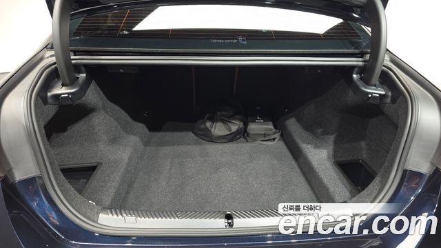 BMW 5-Series 2025 — photo 26
