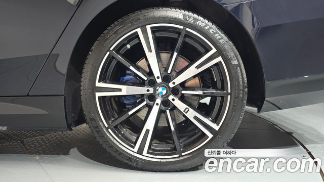 BMW 5-Series 2025 — photo 7