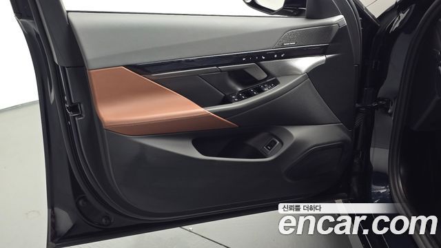 BMW 5-Series 2025 — photo 14