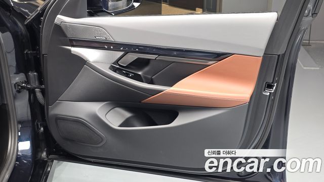 BMW 5-Series 2025 — photo 15