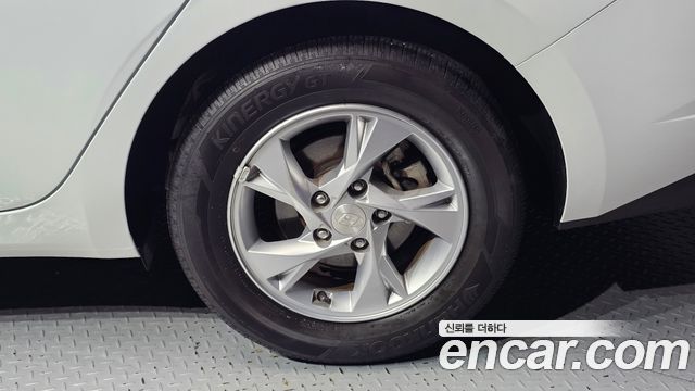 Hyundai AVANTE 2021 — photo 7