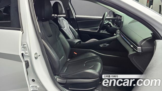 Hyundai AVANTE 2021 — photo 16