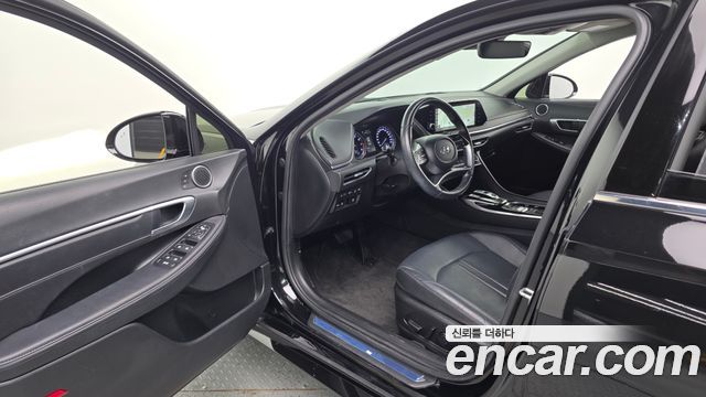Hyundai Sonata 2022 — photo 13