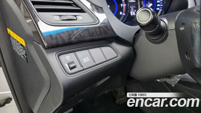 Hyundai Grandeur 2015 — photo 17
