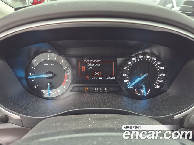 Ford Mondeo 2015 — photo 9