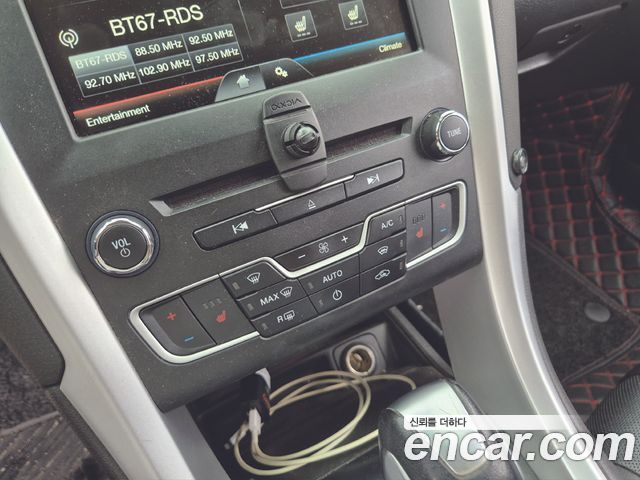 Ford Mondeo 2015 — photo 12