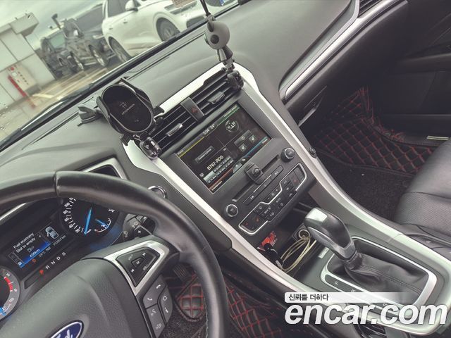 Ford Mondeo 2015 — photo 14