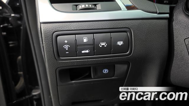 Hyundai Genesis 2016 — photo 39