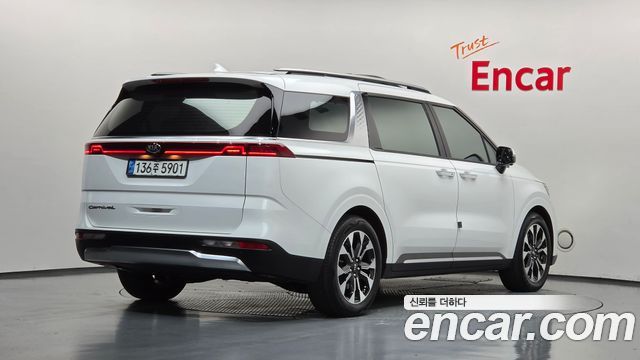 Kia Canival 2021 — photo 2