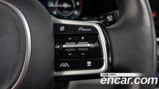 Kia Canival 2021 — photo 23