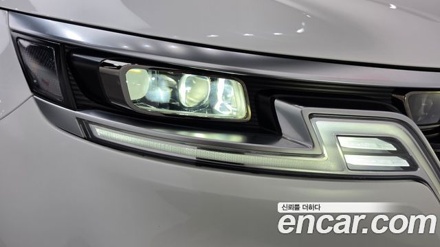 Kia Canival 2021 — photo 8