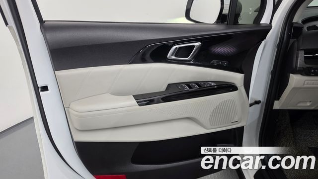 Kia Canival 2021 — photo 15